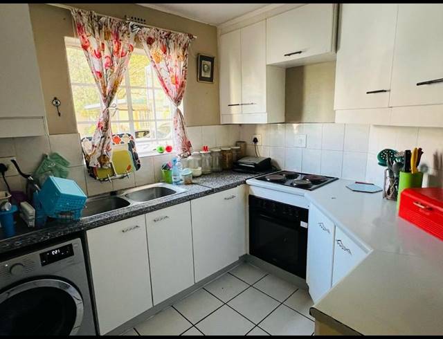 3 BEDROOM APARTMENT FOR SALE IN VORNA VALLEY